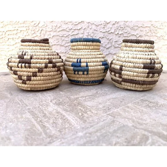 3 Miniature Native American Hand Woven Coiled Grass Seed Pots Papago Animals - Picture 9 of 13